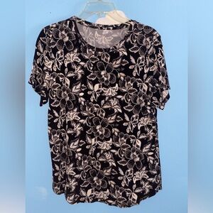 NWOT - Old Navy Women’s Crew Neck Luxe Print Shirt